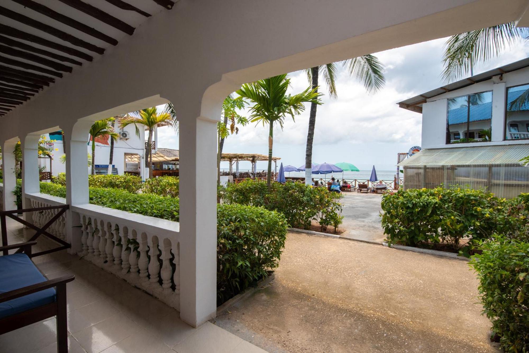 Zenobia Beach Resort Nungwi Room photo